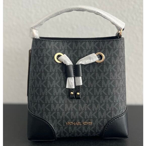 NWT Michael Kors Mercer Small Logo Bucket Bag - Picture 1 of 4
